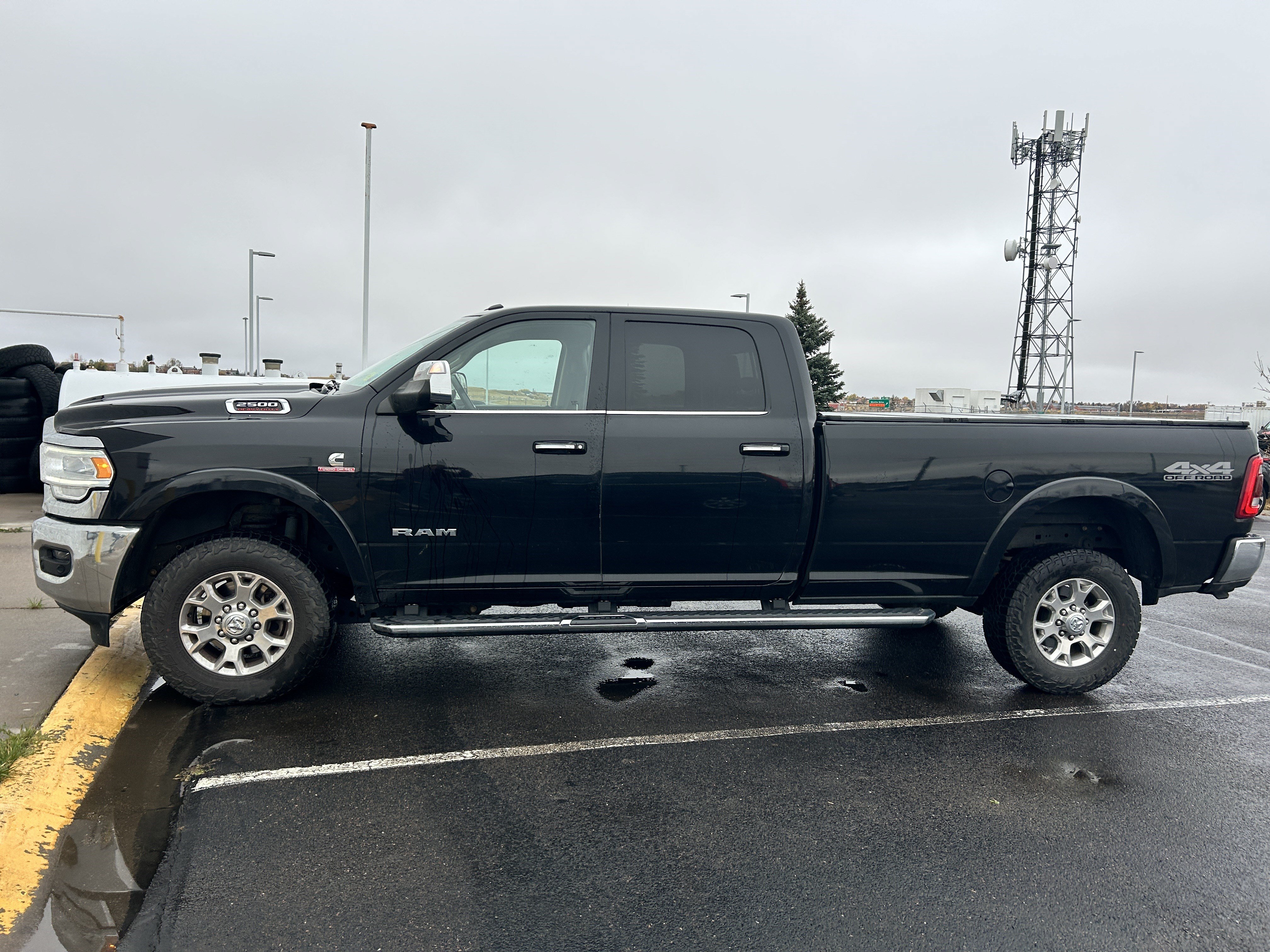 Used 2022 RAM 2500 Laramie AWD/4WD image 2