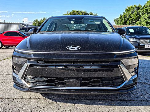 Used 2025 Hyundai Sonata SEL FWD image 2