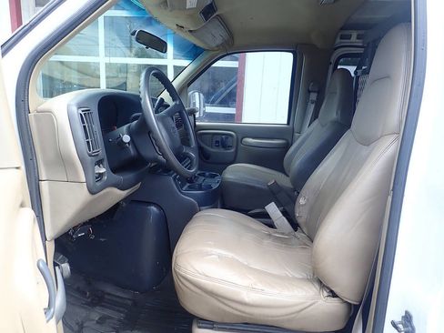 Used 2000 Chevrolet Express 3500 Extended RWD image 26