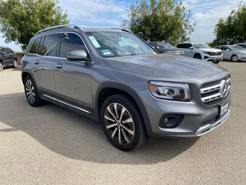 Used 2021 Mercedes-Benz GLB 250 4MATIC image 4