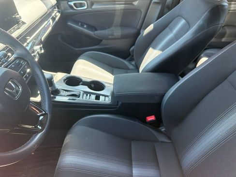 Used 2025 Honda Civic Sport image 9