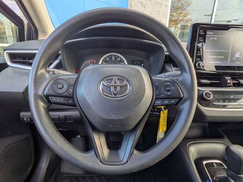 Used 2022 Toyota Corolla LE image 21