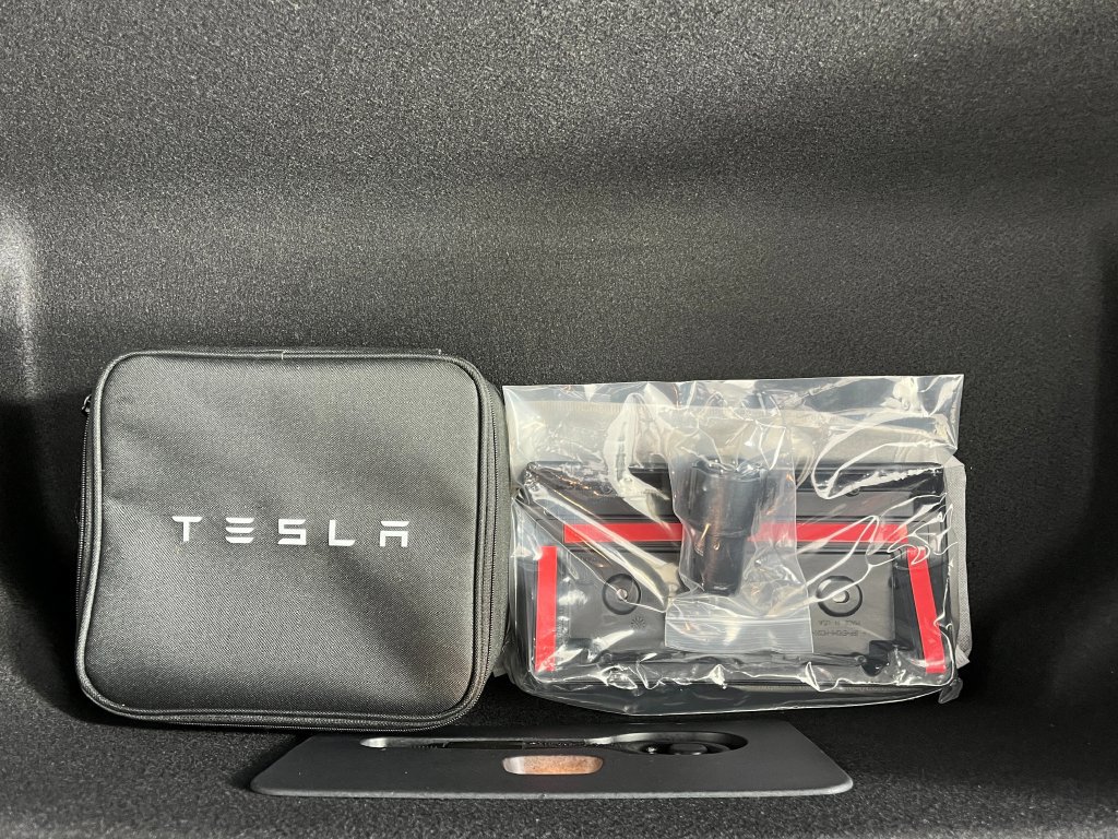 Used 2023 Tesla Model X AWD/4WD image 11