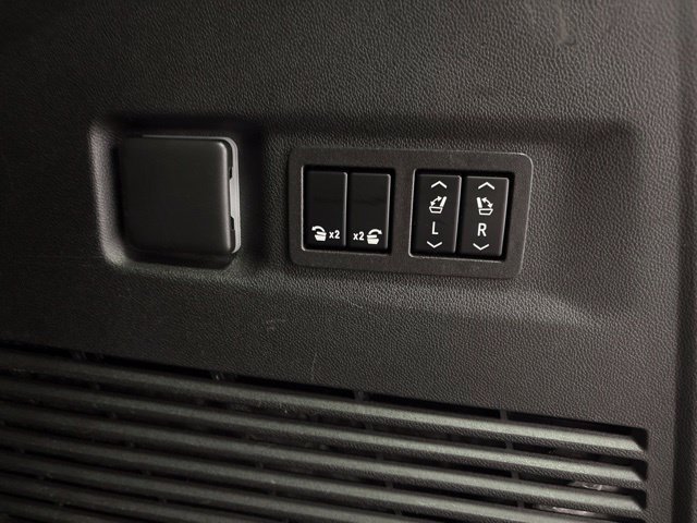 Used 2023 Chevrolet Suburban High Country w/ Advanced Technology Package AWD/4WD image 43