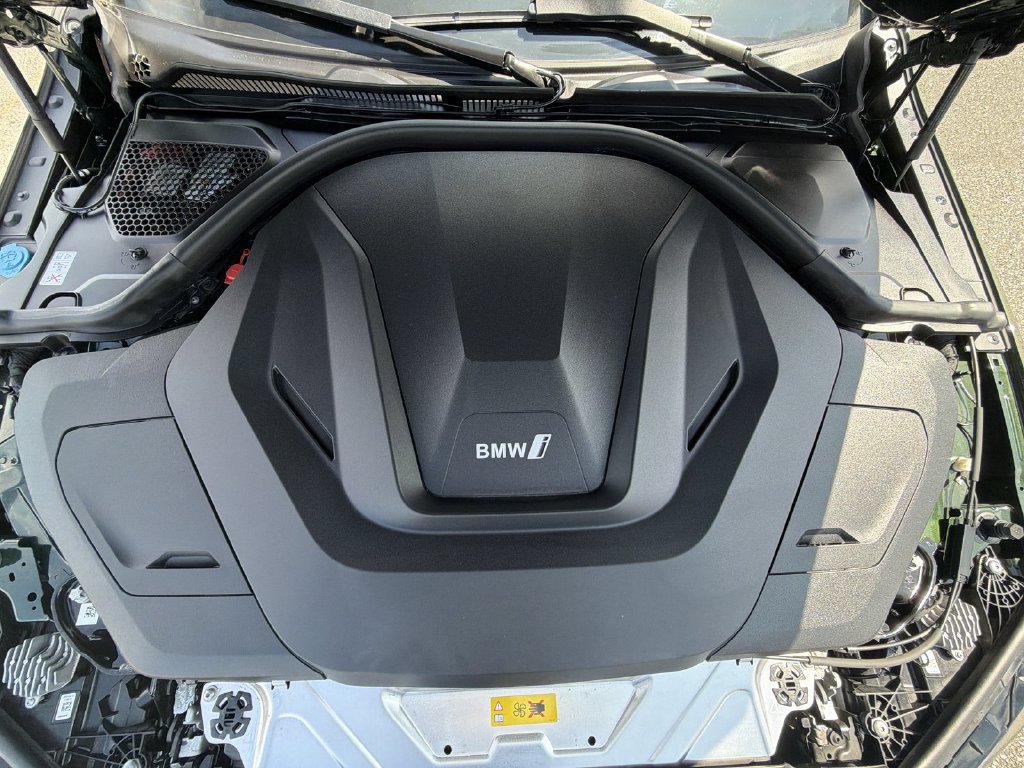 Used 2024 BMW i4 eDrive35 w/ Premium Package RWD image 17