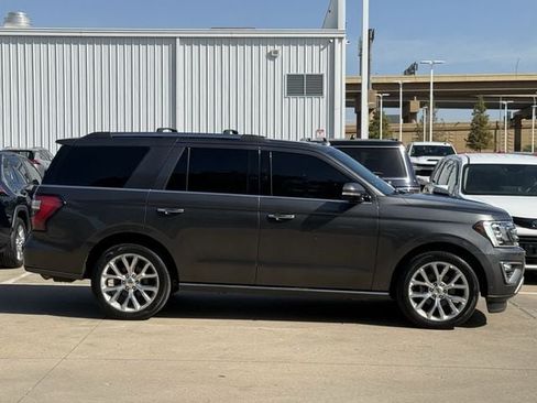 Used 2018 Ford Expedition Limited w/ Equipment Group 302A RWD image 3