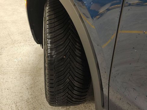 Used 2020 Cadillac XT4 Premium Luxury w/ Cold Weather Package image 33