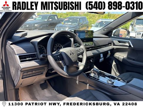 New 2026 Mitsubishi Outlander LE AWD/4WD image 4