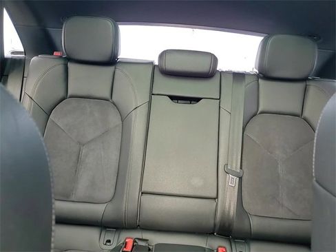 Used 2018 Porsche Macan S image 20