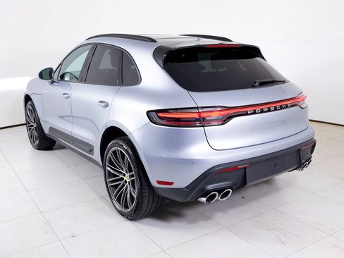 Certified 2026 Porsche Macan AWD/4WD image 3