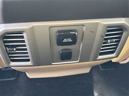 Used 2015 Ford F150 Lariat image 16