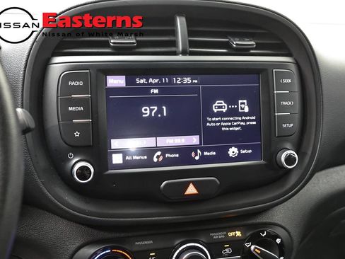 Used 2023 Kia Soul LX w/ LX Technology Package FWD image 18
