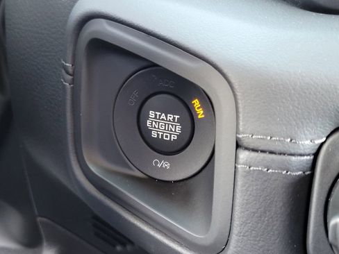 New 2026 Jeep Wrangler Unlimited Rubicon w/ Xtreme 35 Tire Package image 10