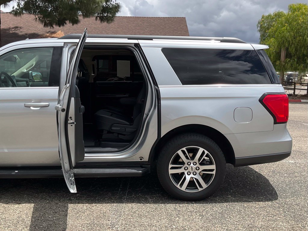 Used 2024 Ford Expedition Max XLT AWD/4WD image 24
