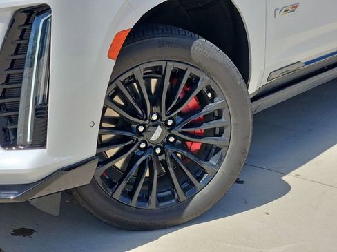 Used 2024 Cadillac Escalade V w/ Heavy-Duty Trailer Package image 8