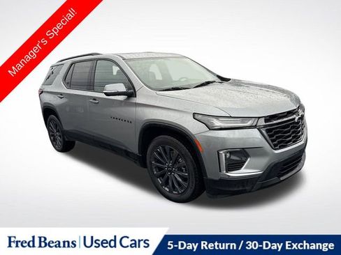Used 2023 Chevrolet Traverse RS image 1