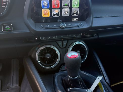 Used 2018 Chevrolet Camaro SS RWD image 3