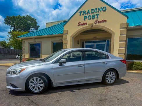 Used 2016 Subaru Legacy 2.5i Premium AWD/4WD image 3