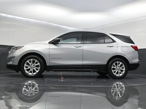 Used 2018 Chevrolet Equinox LS FWD image 37