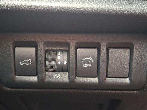 Certified 2025 Subaru Outback Limited AWD/4WD image 19