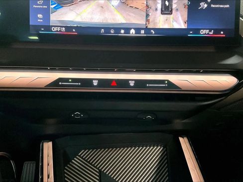 Used 2025 BMW X3 xDrive30i w/ Premium Package image 34