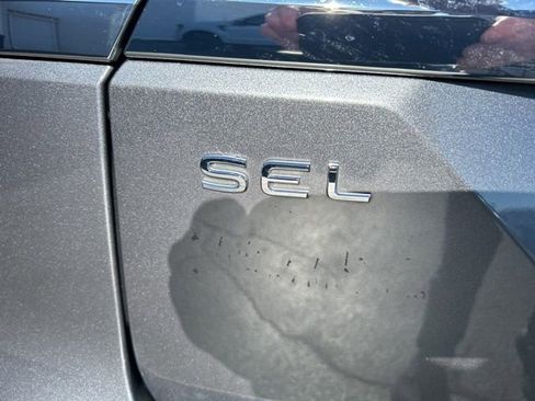 Certified 2024 Volkswagen Atlas SEL Premium R-Line image 40