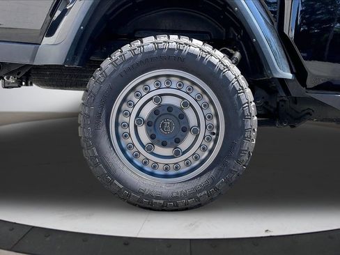 Used 2023 Jeep Gladiator Overland AWD/4WD image 36