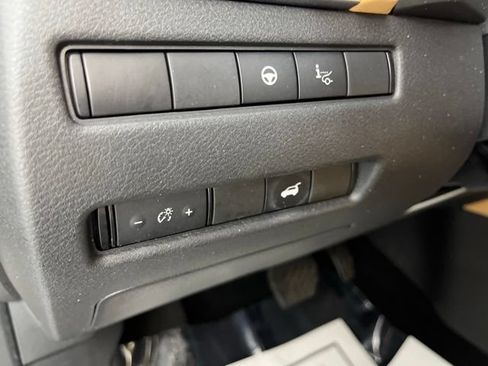 Used 2021 Nissan Rogue Platinum FWD image 31