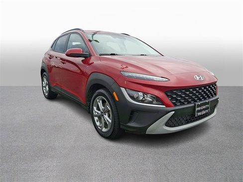 Used 2022 Hyundai Kona SEL w/ Convenience Package image 3