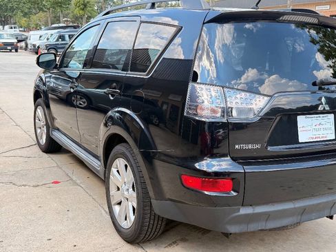 Used 2013 Mitsubishi Outlander SE image 27