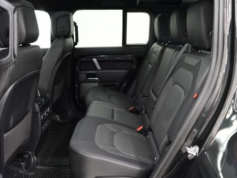 Used 2024 Land Rover Defender 110 X-Dynamic SE AWD/4WD image 41