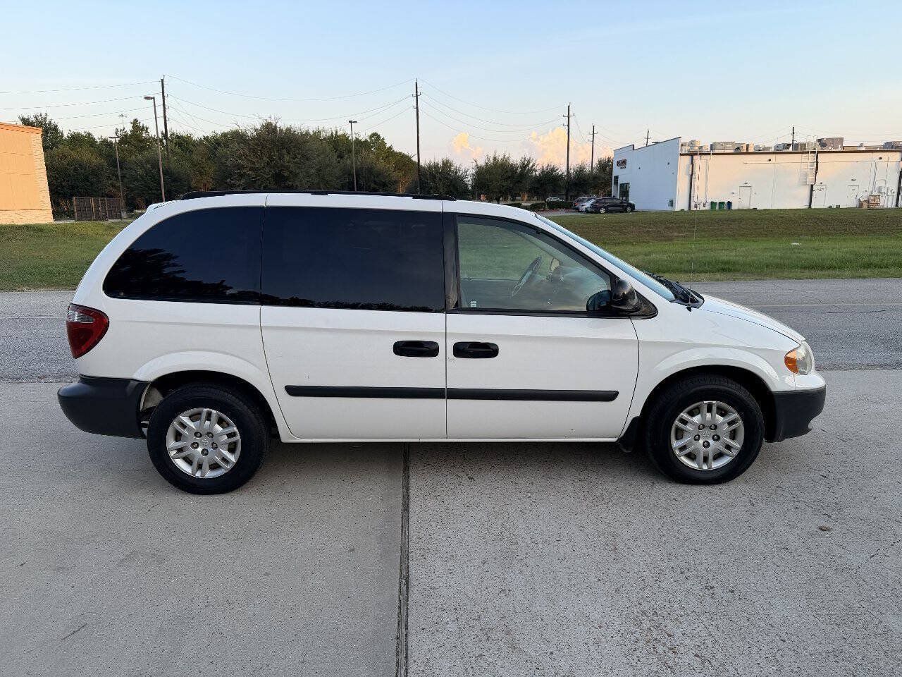 Used 2005 Dodge Caravan SE w/ Popular Equipment Group FWD image 5