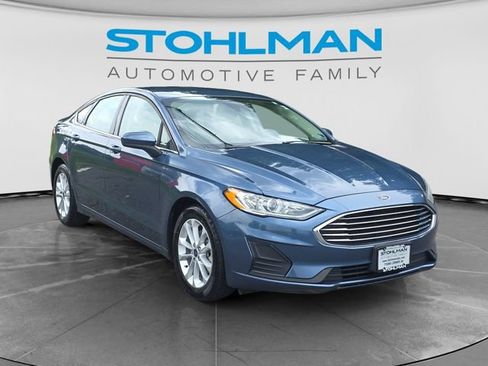 Used 2019 Ford Fusion SE FWD image 3