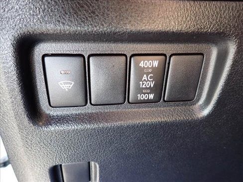 Used 2018 Toyota 4Runner TRD Off-Road Premium AWD/4WD image 15