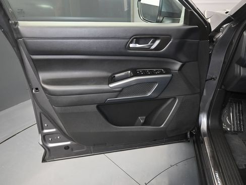 Used 2023 Nissan Pathfinder SL w/ Lighting Package (N92) AWD/4WD image 17