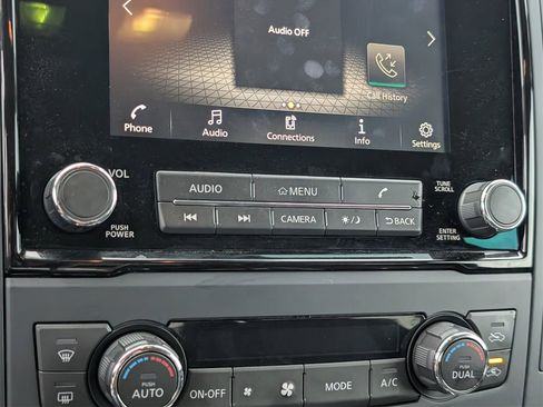 Certified 2024 Nissan Titan SV w/ SV Convenience Package image 15