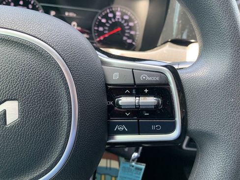 Used 2022 Kia Sorento LX FWD image 39