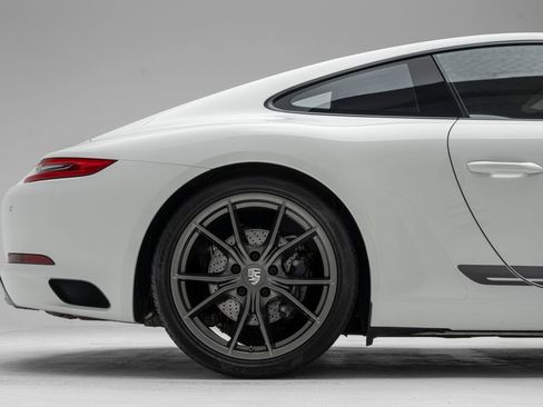 Used 2018 Porsche 911 Carrera image 9
