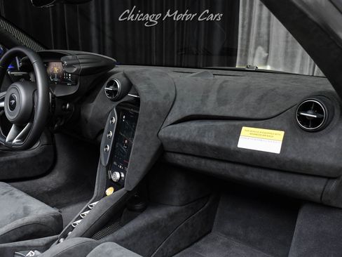 Used 2025 McLaren 750S Spider RWD image 24