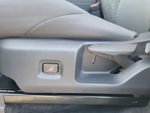 Certified 2025 Toyota Tacoma SR image 18