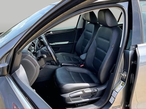 Used 2016 Volkswagen Jetta SEL w/ Lighting Package FWD image 8