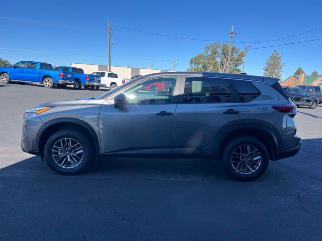 Used 2024 Nissan Rogue S AWD/4WD image 7