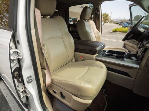 Used 2014 RAM 1500 Laramie w/ Convenience Group AWD/4WD image 14