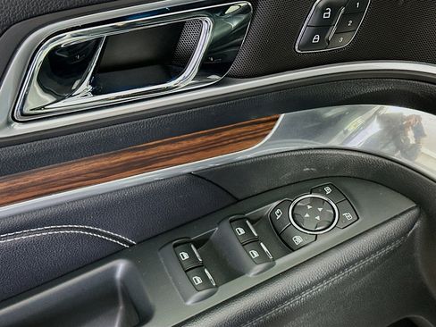 Used 2016 Ford Explorer Limited image 15