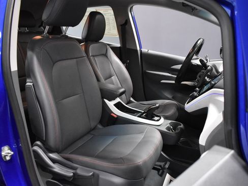 Used 2017 Chevrolet Bolt Premier w/ Driver Confidence II Package FWD image 14