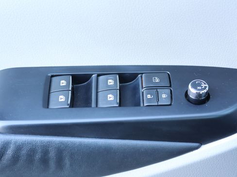 Used 2015 Toyota Highlander Limited Platinum image 14