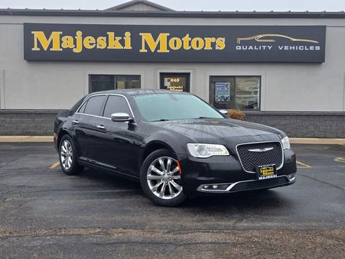 Used 2016 Chrysler 300 C image 1