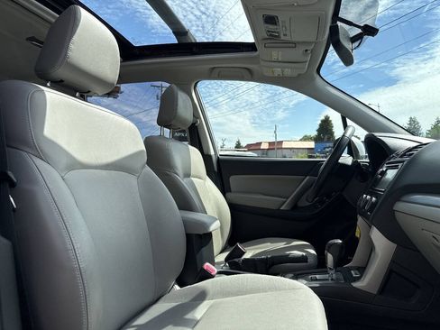 Used 2014 Subaru Forester 2.5i Touring AWD/4WD image 17