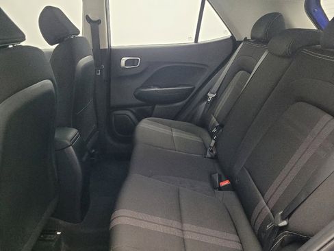 Used 2020 Hyundai Venue SEL w/ Convenience Package image 18