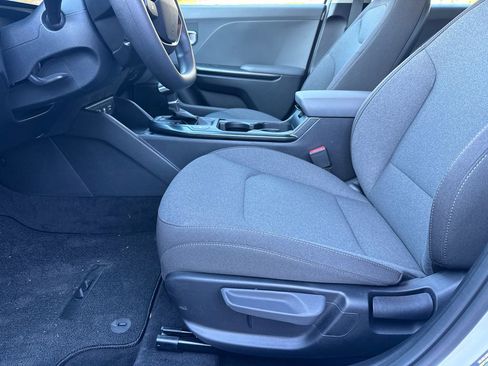New 2025 Kia K4 LXS image 10